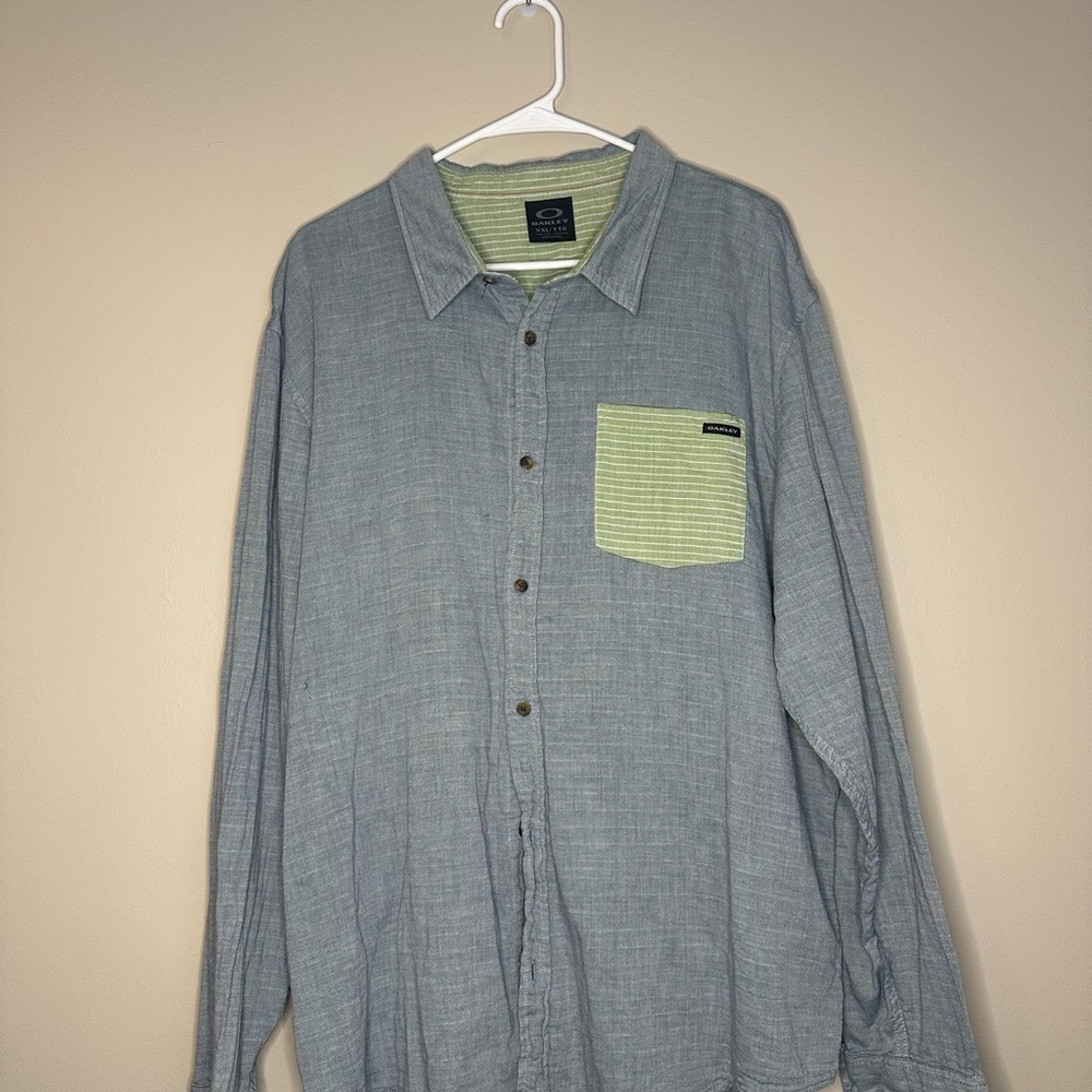 Men's Vintage Oakley Gray Button-Up Shirt